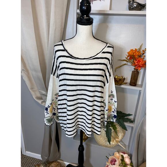 Striped Floral Sleeve Blouse - Picture 11 of 12